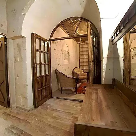 Cappadocia Caves فندق غوريمِيه